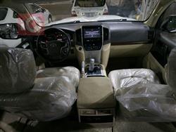 تۆیۆتا لاند کروزەر